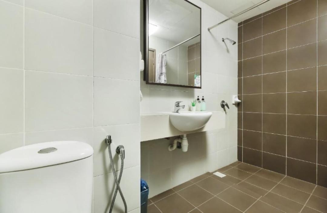 Bayu Marina 3 Mins Away Mid Valley Southkey Apartment *