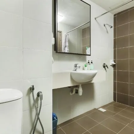 Bayu Marina Residence 3 Mins Away Mid Valley Southkey Johor Bahru Exterior photo