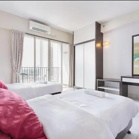 Bayu Marina Residence 3 Mins Away Mid Valley Southkey Johor Bahru Exterior photo
